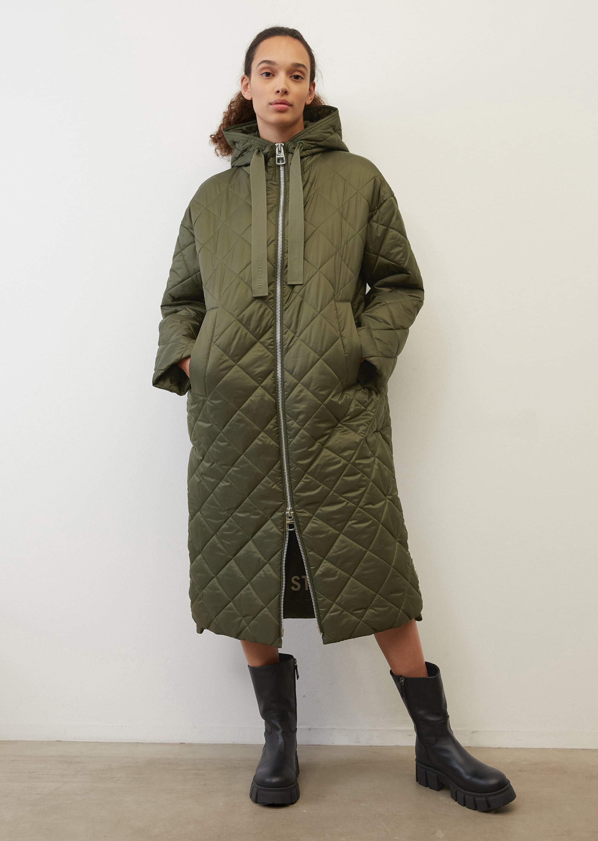 Стёганое пальто из переработанных материалов с капюшоном для женщин Marc o'Polo