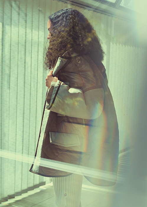 Коричневый