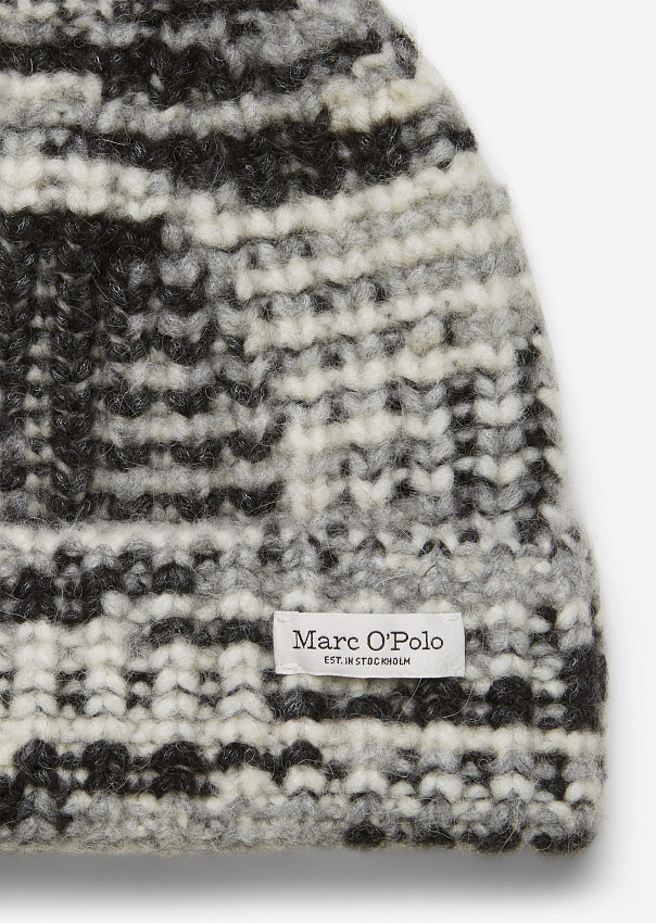 Объёмная шапка из разноцветной пряжи Marc o'Polo - фото 2