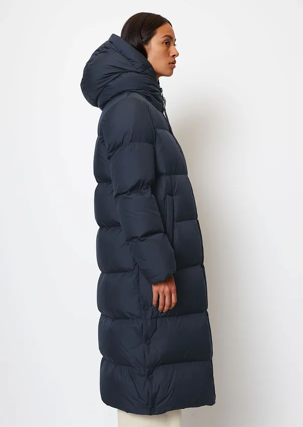 Длинный пуховик с капюшоном