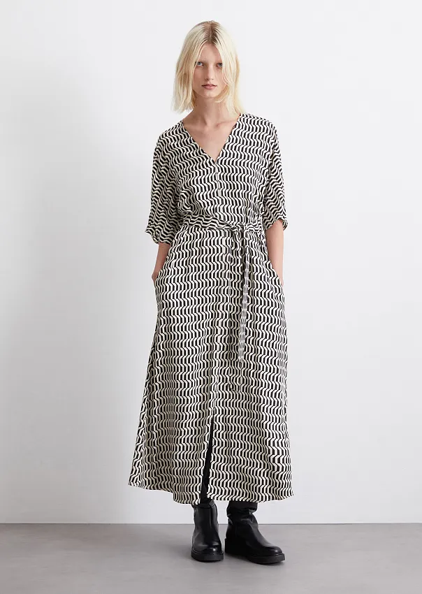 Платье из вискозы