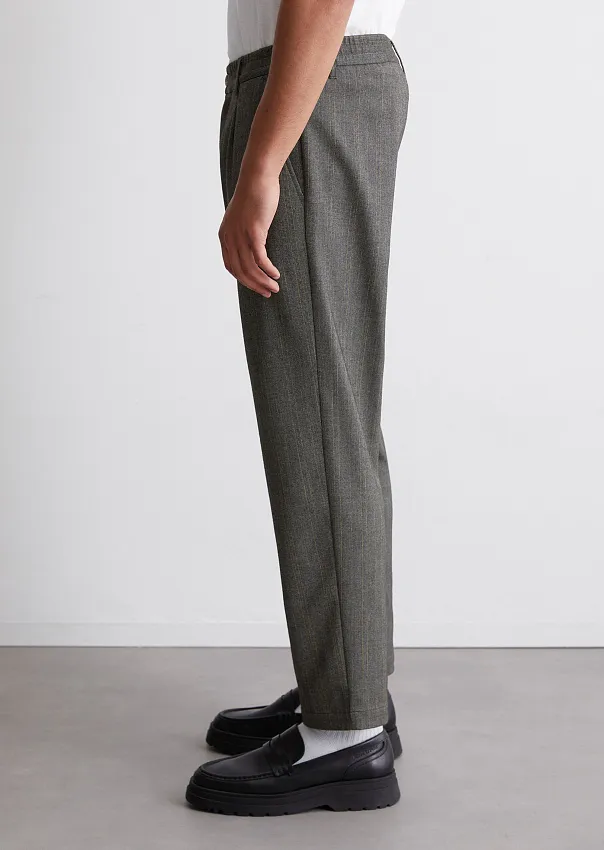 Зауженные брюки из переработанного полиэстера и вискозы