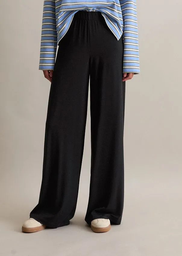 Брюки из ткани ECOVERO™ от  LENZING™
 Marc o'Polo - фото 3