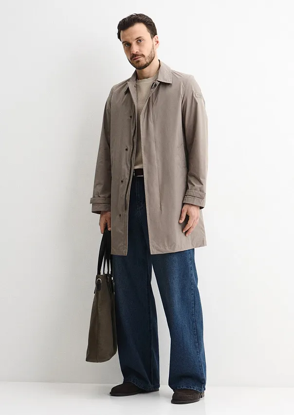 Плащ из переработанного полиэстера
