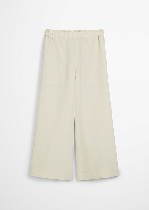 Светло-бежевый