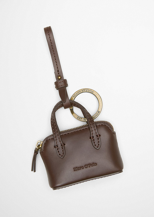 Коричневый