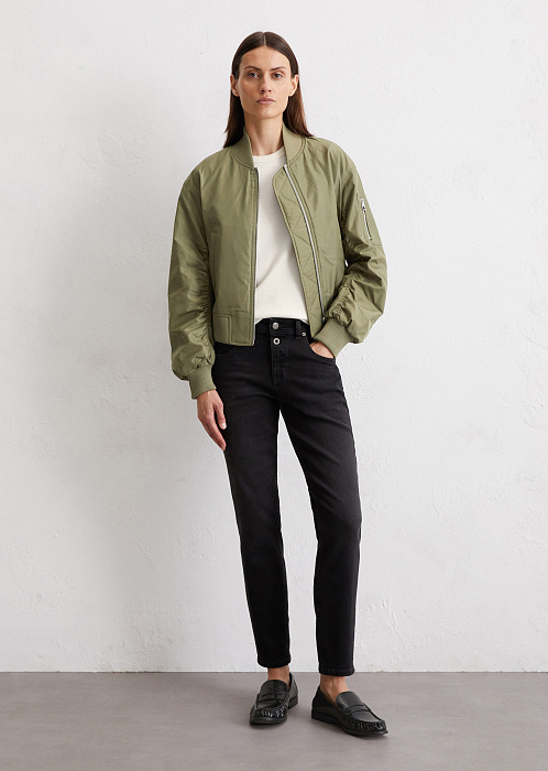 Бомбер прямого кроя