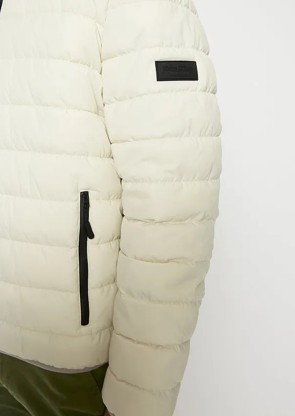 Легкая стеганая куртка