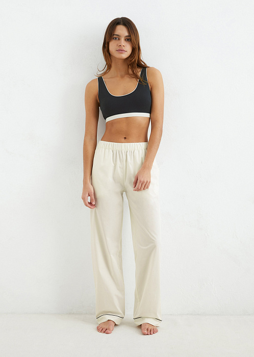 Светло-бежевый