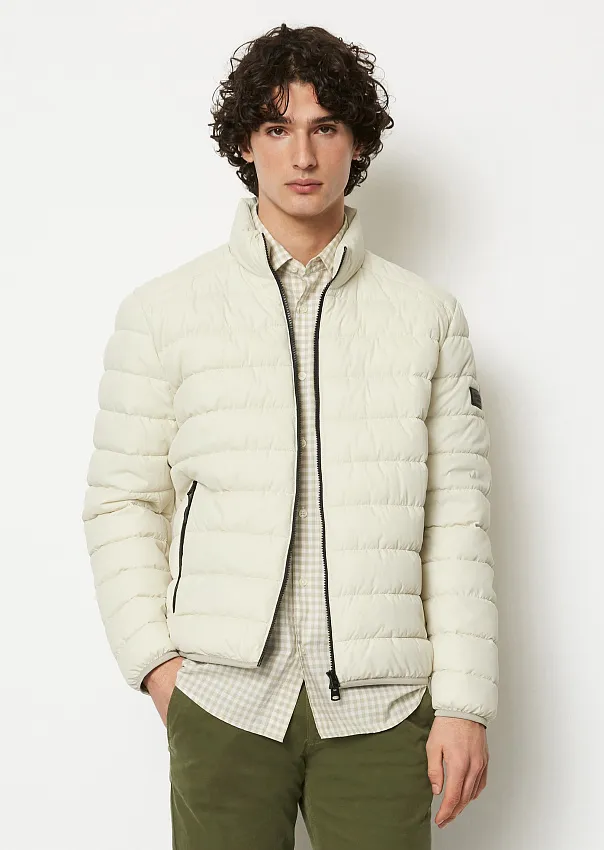 Легкая стеганая куртка