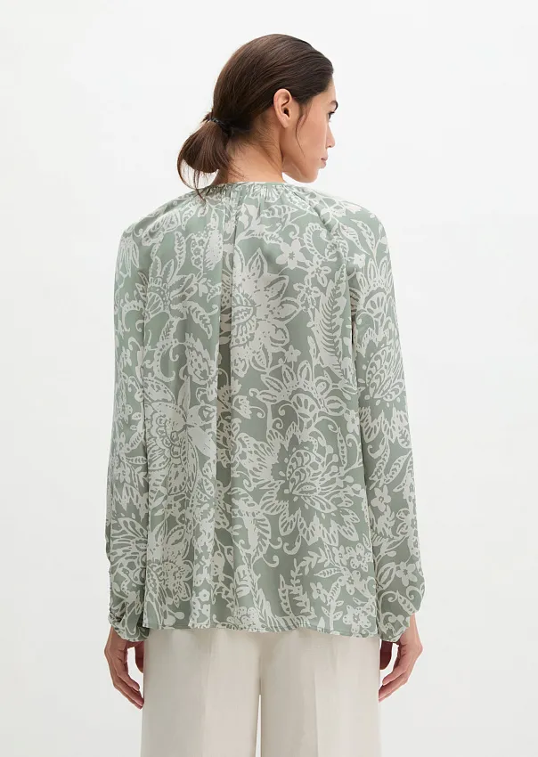Блузка из вискозы