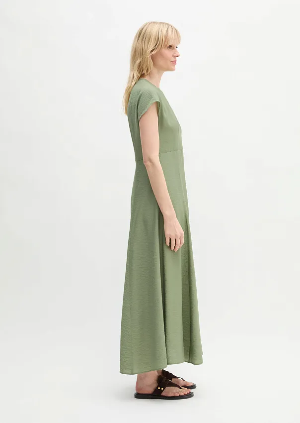 Платье из смесовой вискозы
