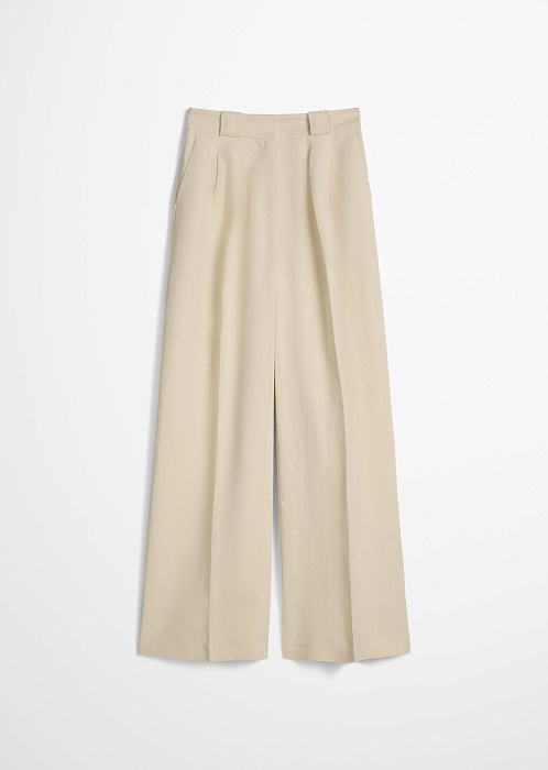 Светло-бежевый