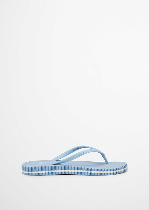 Вьетнамки из переработанного полиэстера