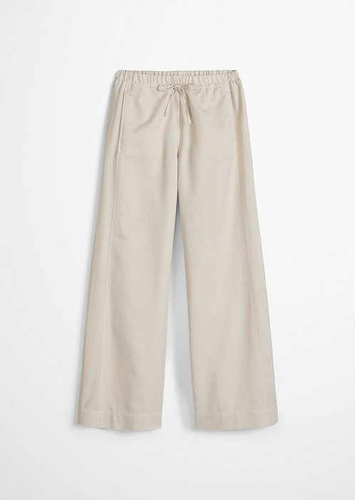 Светло-бежевый