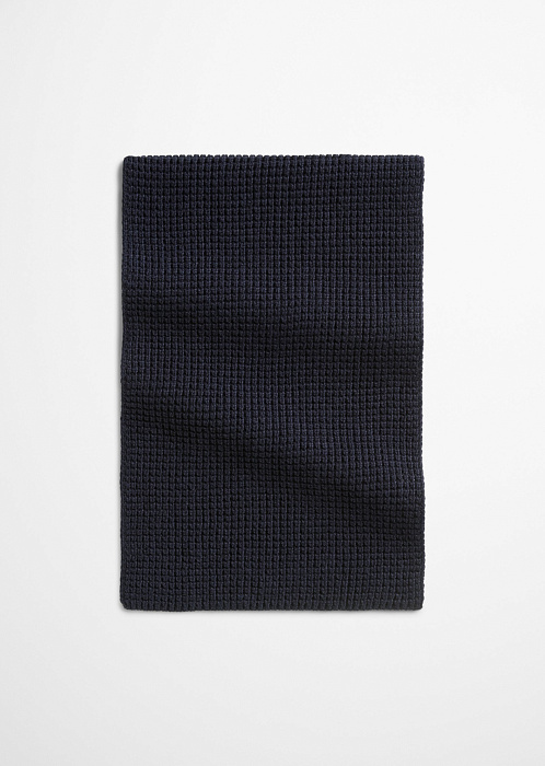 Темно-синий