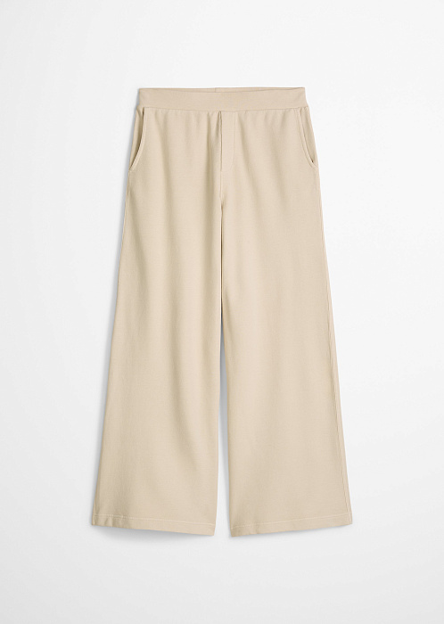 Светло-бежевый