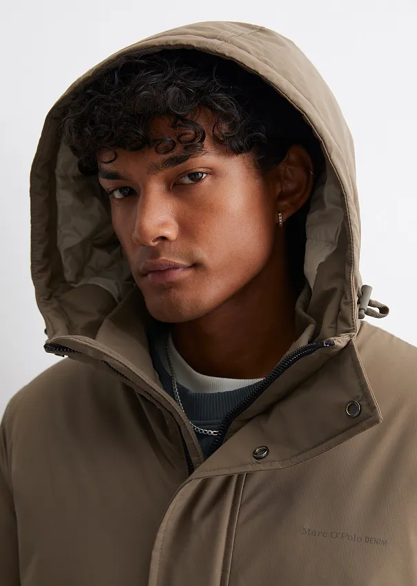 Куртка с капюшоном