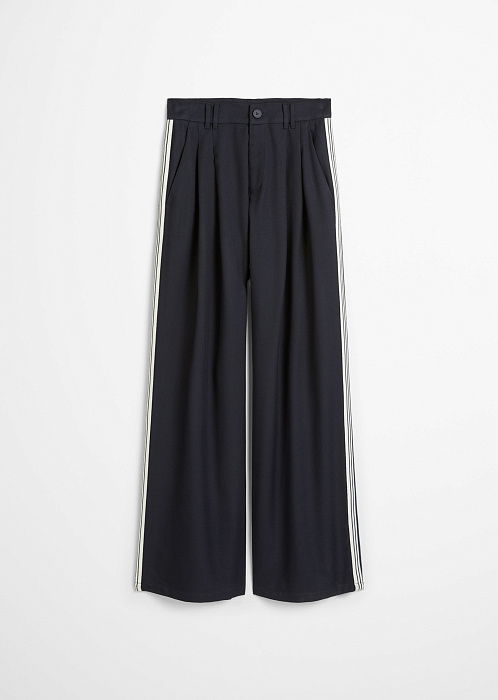 Темно-синий