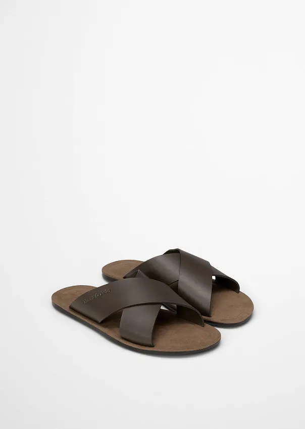 Шлепанцы из натуральной кожи