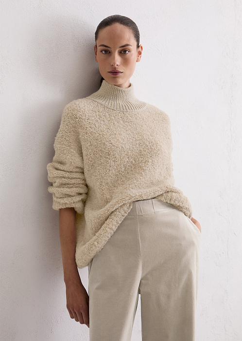 Свитер из смесовой буклированной пряжи