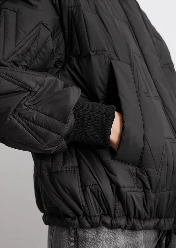 Стеганый бомбер