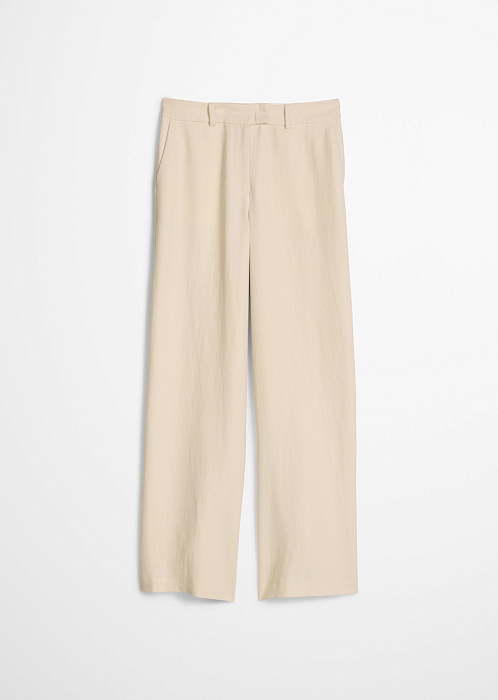 Светло-бежевый