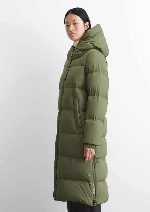 Стеганый пуховик с капюшоном