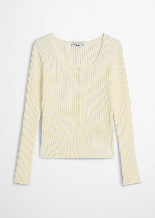 кремово-белый