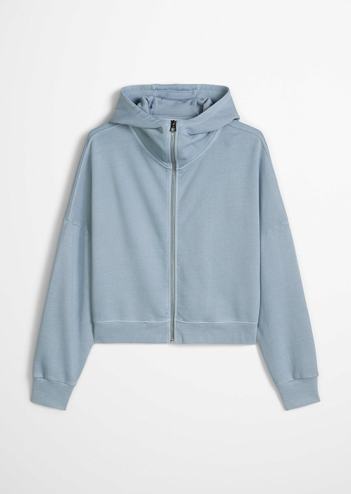 Светло-голубой