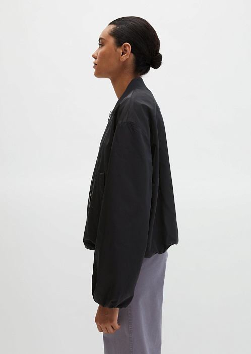 Бомбер из переработанного полиэстера