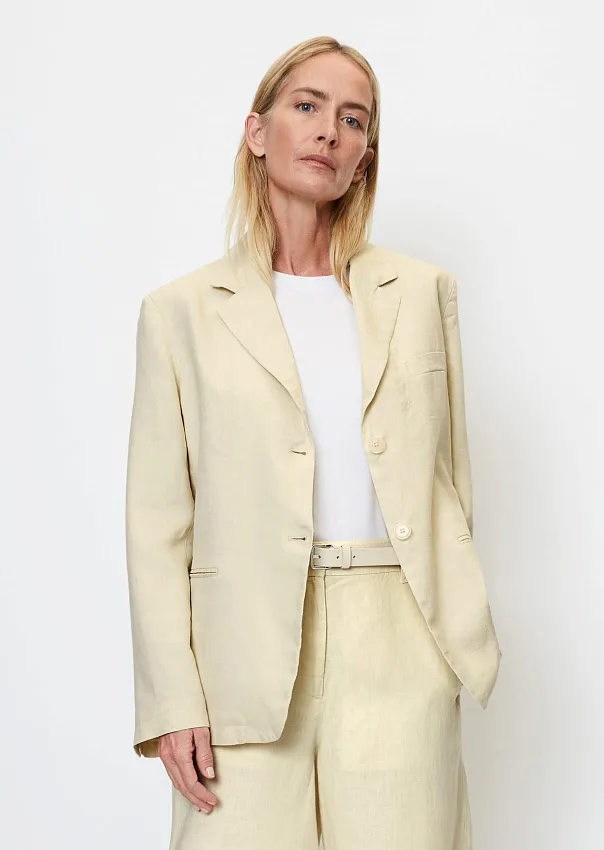 Льняной пиджак