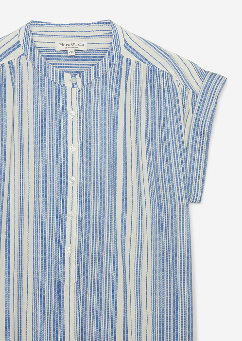 Голубой в полоску