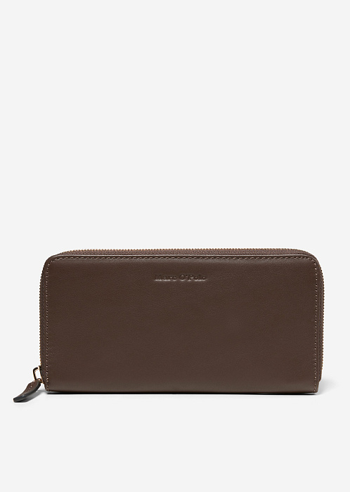 Темно-коричневый