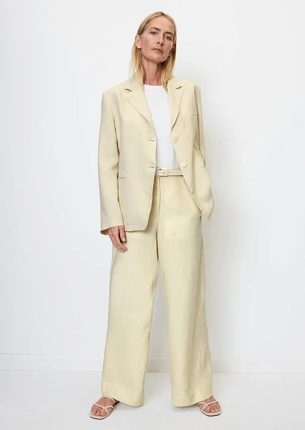 Льняной пиджак