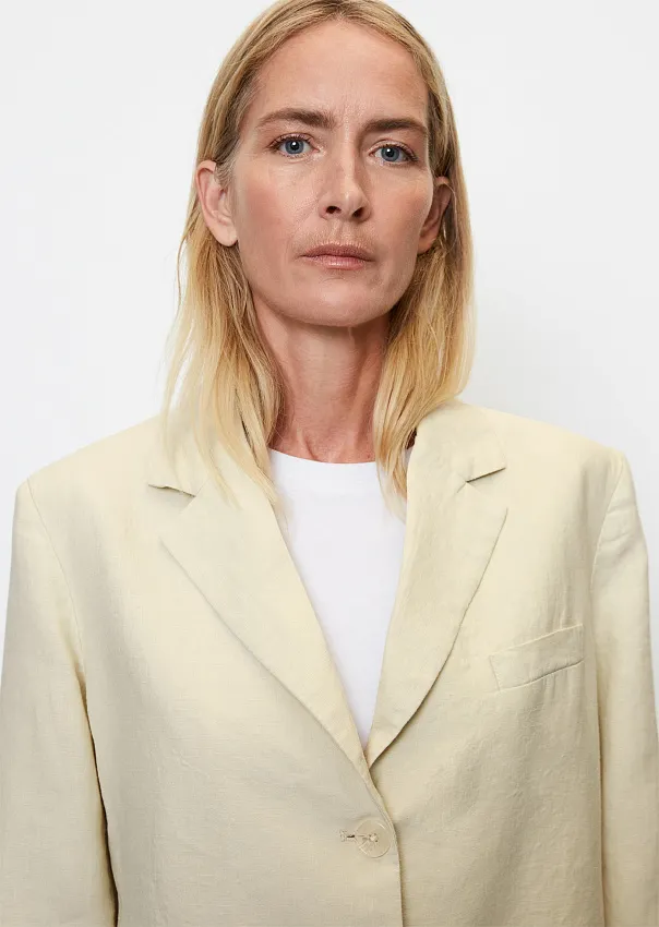 Льняной пиджак