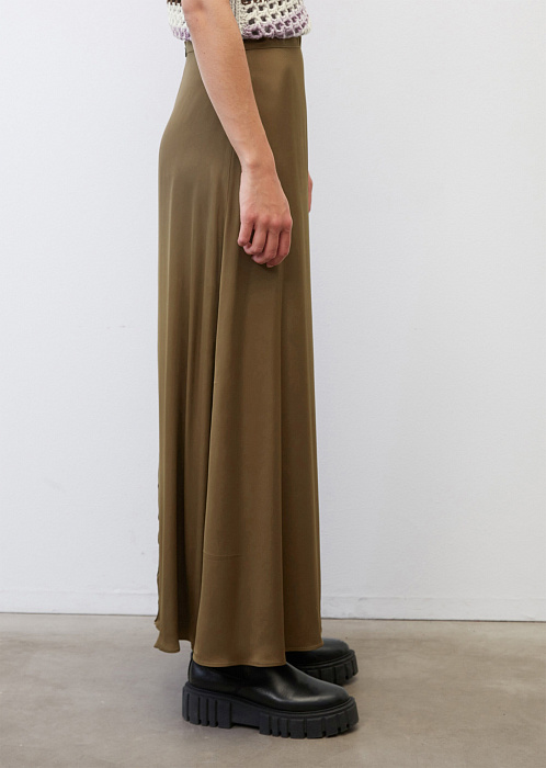 Элегантная юбка макси из вискозного атласа