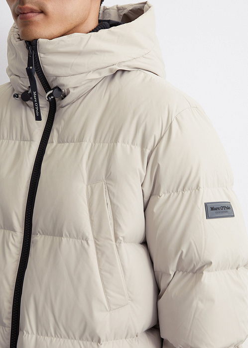 Стеганый пуховик с капюшоном