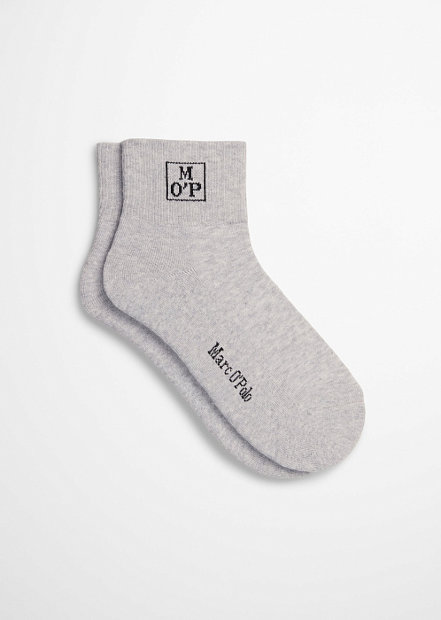 холодный серый