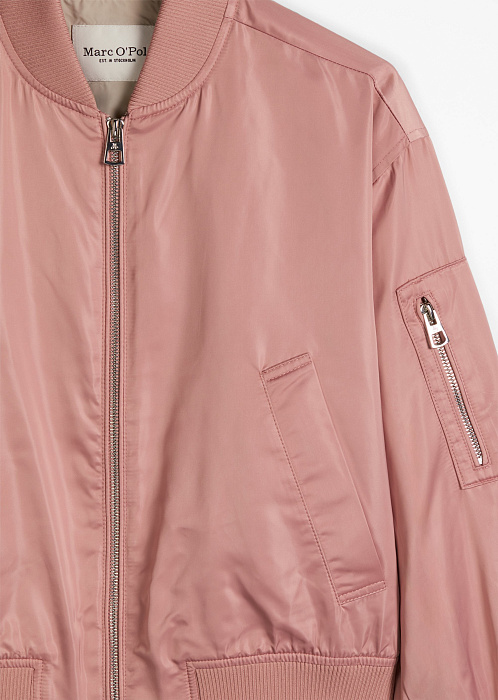 Бомбер из переработанного полиэстера