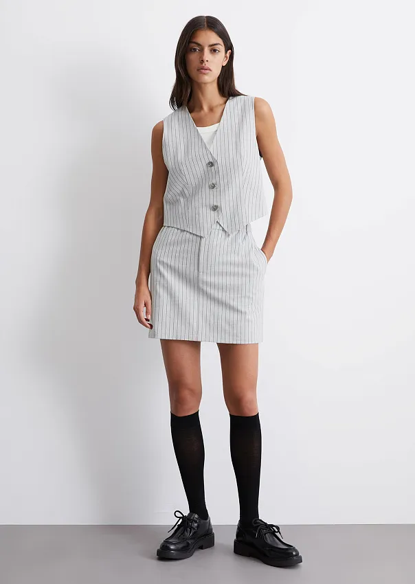 Жилет из переработанного полиэстера и вискозы