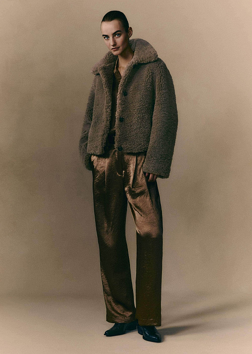 Коричневый