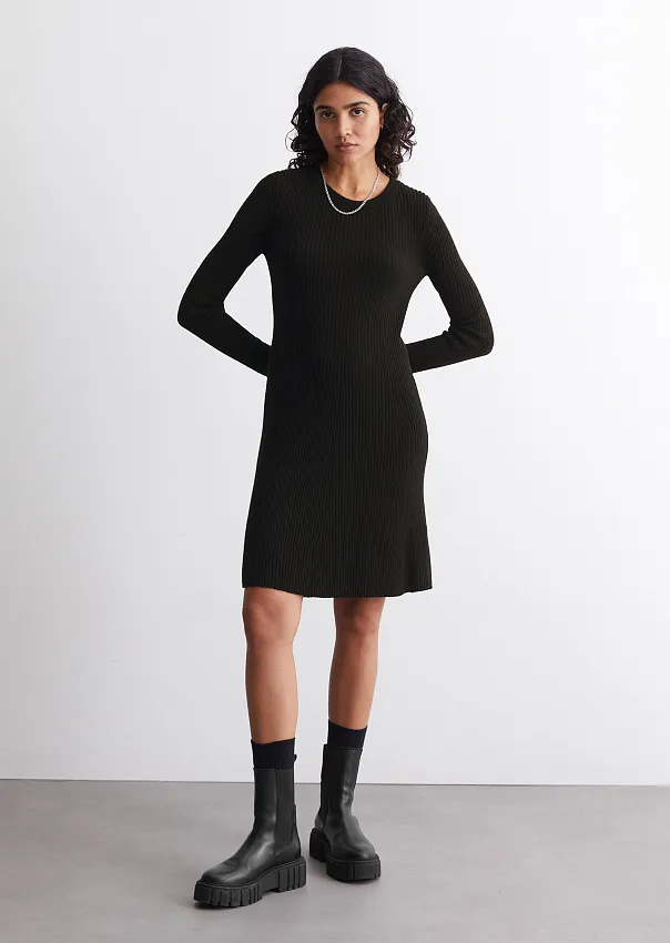Трикотажное платье из смесовой шерсти