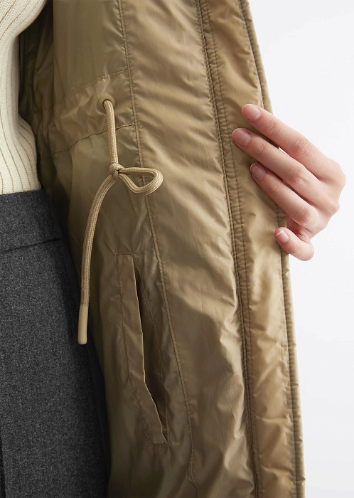 Стеганый пуховик с капюшоном