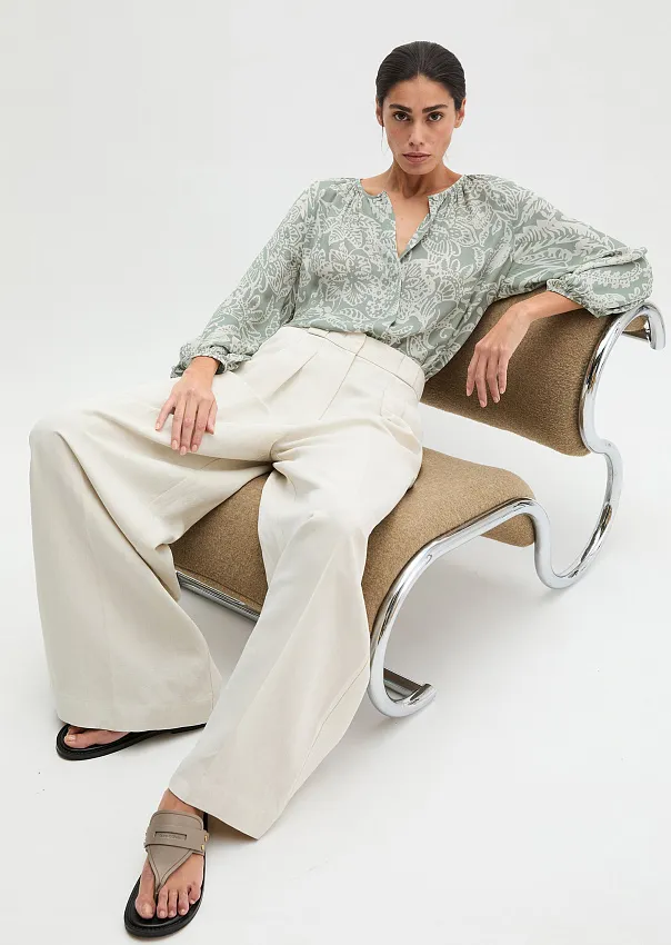 Блузка из вискозы