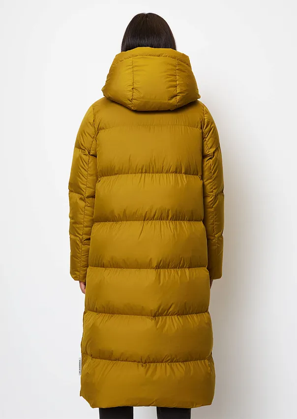 Длинный пуховик с капюшоном