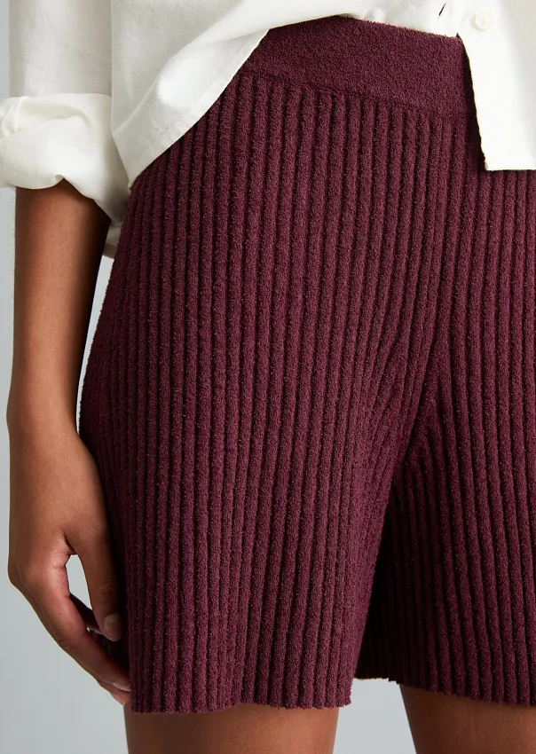 Шорты трикотажные в рубчик