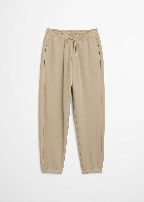 Светло-бежевый