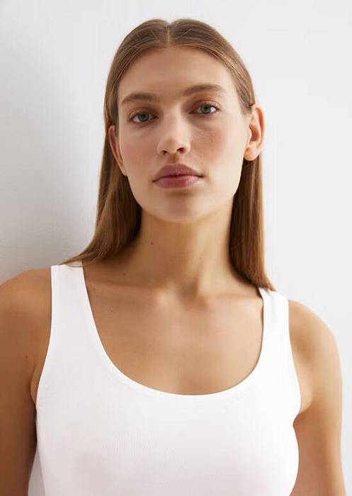 Светло-бежевый