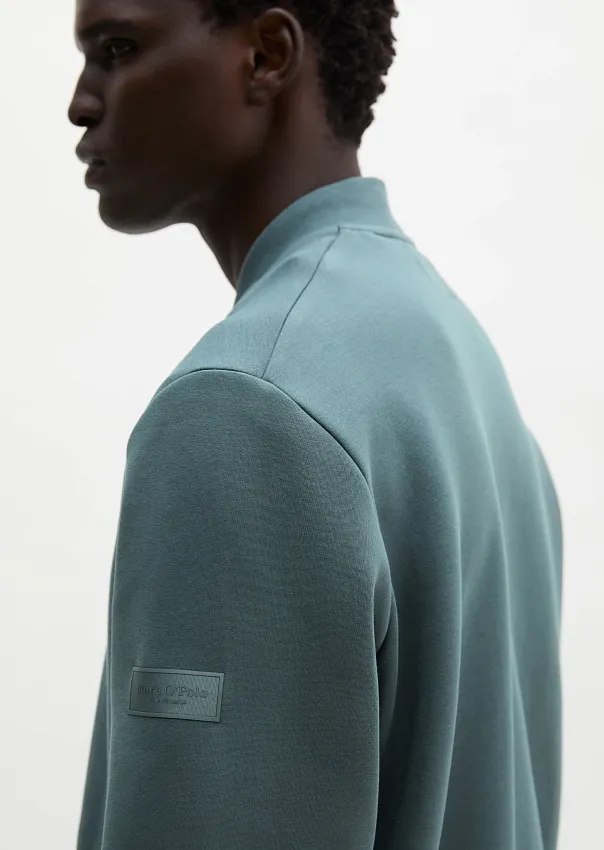 Бомбер из трикотажа интерлок
